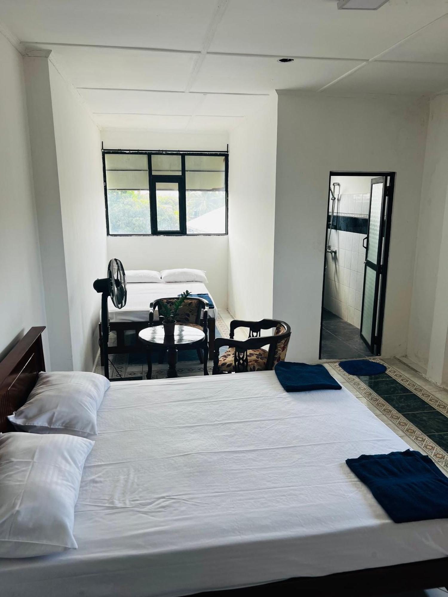 נגומבו Ramlyn Guesthouse & Restaurant מראה חיצוני תמונה