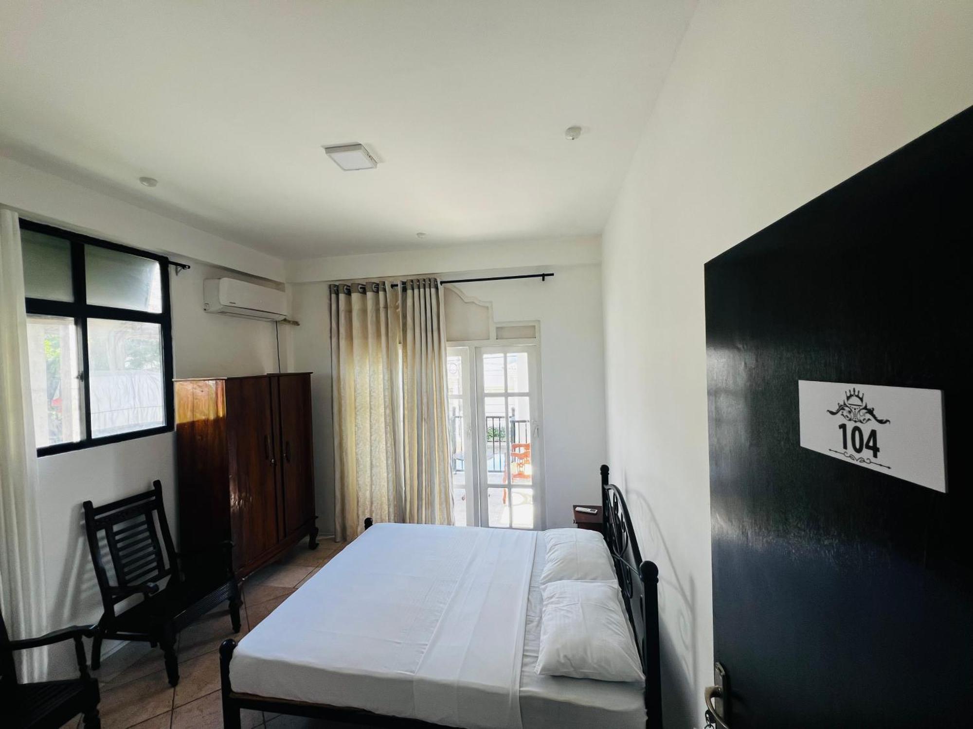 נגומבו Ramlyn Guesthouse & Restaurant מראה חיצוני תמונה