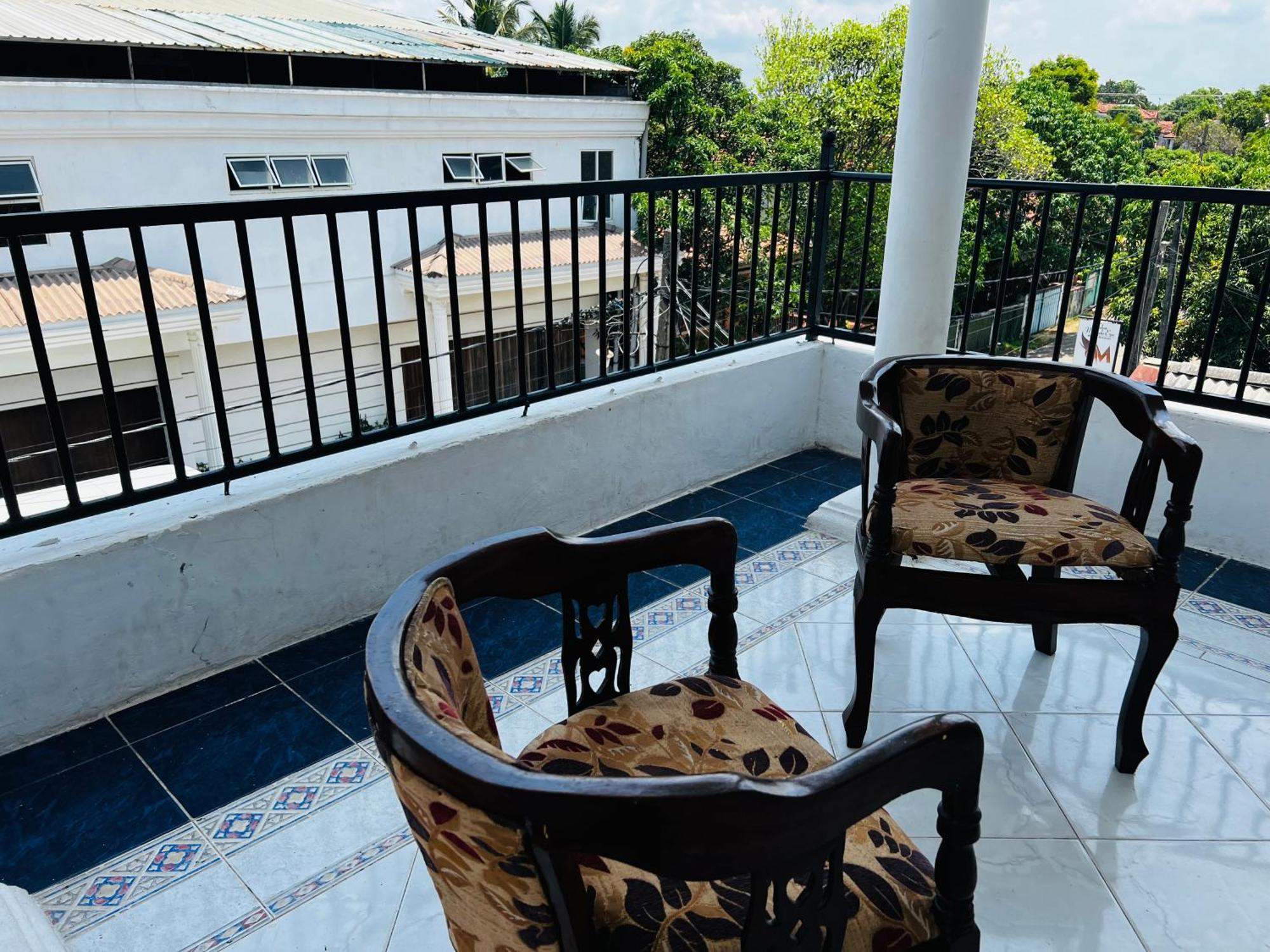 נגומבו Ramlyn Guesthouse & Restaurant מראה חיצוני תמונה